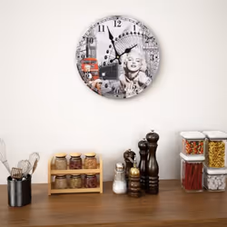 Notre horloge murale de style rétro sera un excellent supplément à la décoration de votre chambre ! L'horloge a un cadre en M ...