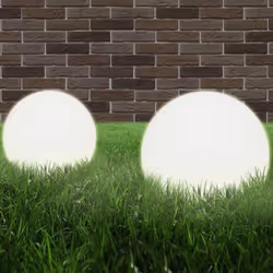 Notre ensemble de 2 lampes à LED sous forme de boule est un éclairage décoratif parfait pour les jardins, les patios, les all ...
