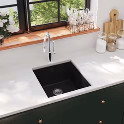 Notre évier de cuisine en granit sera un ajout intemporel à la décoration de votre cuisine. Il dispose d'un seul bac extra-pr ...