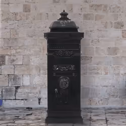 Notre belle boîte aux lettres à pilier de style antique sera un supplément pratique ainsi que décoratif à votre jardin ou à v ...