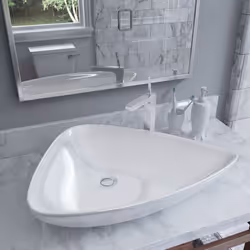 Ce lavabo en céramique sera un supplément idéal à toute salle de bain, toilette ou vestiaire. Sa surface vitrée lui donne un  ...