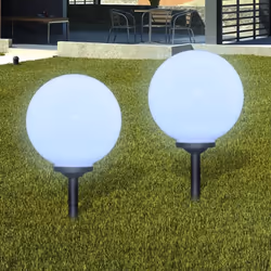 Cet ensemble de 2 lampes solaires à LED est livré avec des tubes, des piquets de sol et des batteries rechargeables. Il est u ...