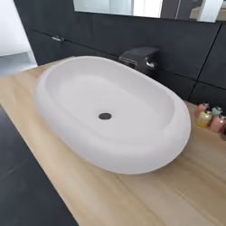 Ce lavabo ovale, fait en céramique de haute qualité, apportera une touche de style à toutes les salles de bains. Grâce à sa f ...