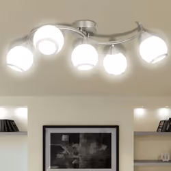Ce plafonnier unique, avec cinq abat-jour en verre, présente un design moderne. La finition en nickel satiné donne à cette la ...