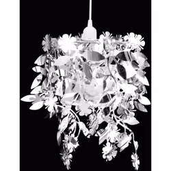 Description générale Cette magnifique lampe à paillettes argentées, au design classique et élégant, est un véritable accroche ...