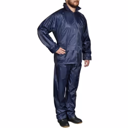Cette combinaison de pluie légère et durable sera idéal pour toutes les activités de plein air telles que la randonnée, la ma ...