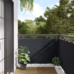 Avec notre écran de balcon imperméable, vous pouvez profiter de l'intimité tout en vous relaxant ou en prenant un bain de sol ...
