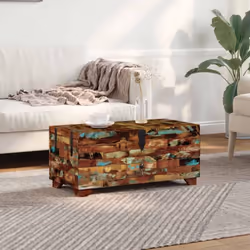 Cette table basse en bois de style antique sera un supplément unique à votre pièce. Sa construction en bois massif la rend st ...