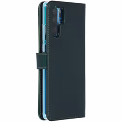 Selencia P30P31567705 coque de protection pour téléphones portables 16,4 cm (6.47") Folio porte carte Vert