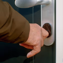 Shelly LOQED Touch Smart Lock Verrou de porte intelligent - Vue supplémentaire 3