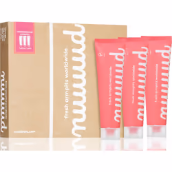 Pour les aisselles, plus vous utilisez de déodorant, moins vous avez de soucis. Le lot nuud Wholelottanuud Pack contient 3 tu ...