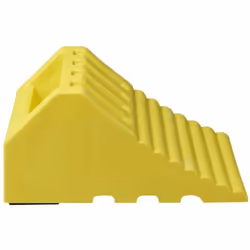Faite de plastique, cette cale est extrêmement durable et dure. Elle est conçue pour maintenir votre remorque en place afin q ...