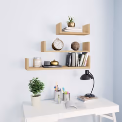 Cet ensemble de 3 étagères en bois combine le style avec la fonctionnalité. Simple mais élégant, cet ensemble est une excelle ...