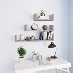 Cet ensemble de 3 étagères en bois combine le style avec la fonctionnalité. Simple mais élégant, cet ensemble est une excelle ...