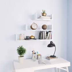 Cet ensemble de 3 étagères en bois combine le style avec la fonctionnalité. Simple mais élégant, cet ensemble est une excelle ...