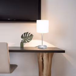 Introduisez une amélioration moderne à votre ameublement intérieur avec notre gracieuse lampe de table ! Cet ensemble de 2 la ...