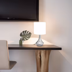 Introduisez une amélioration moderne à votre ameublement intérieur avec notre gracieuse lampe de table ! Cet ensemble de 2 la ...