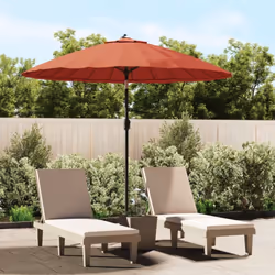 Ce parasol d'extérieur est parfait pour créer de l'ombre et vous protéger des rayons UV nocifs. Fabriquée en polyester anti-U ...