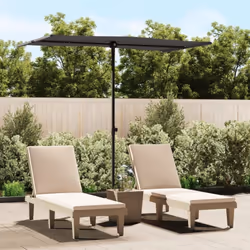 Ce parasol d'extérieur est parfait pour créer de l'ombre et vous protéger des rayons UV nocifs. Fabriquée en polyester anti-U ...