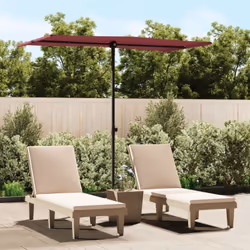 Ce parasol d'extérieur est parfait pour créer de l'ombre et vous protéger des rayons UV nocifs. Fabriquée en polyester anti-U ...
