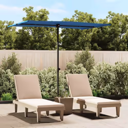 Ce parasol de jardin à toit plat est parfait pour créer de l'ombre et vous protéger des rayons UV nocifs. Fabriquée en polyes ...