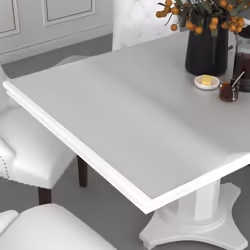 Ce protecteur de table carrée, d'une épaisseur de 2 mm, convient aux tables et aux sols à l'intérieur de la salle à manger, d ...