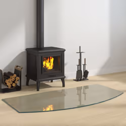 Cette plaque de verre pour cheminée peut être utilisée comme revêtement de sol pour protéger la surface d'un plancher existan ...