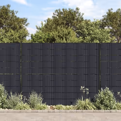 Cet écran d’intimité de jardin est conçu pour être ajouté à une clôture en métal (non incluse), en tant que barrière de prote ...