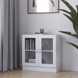 Cette armoire à vitrine, au design élégant et classique, se veut un complément décoratif et pratique à votre décoration de ma ...