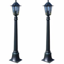 Cet ensemble de 2 lampes de jardin vert foncé est fait d'aluminium et de verre clair. Il convient aux ampoules d'une puissanc ...