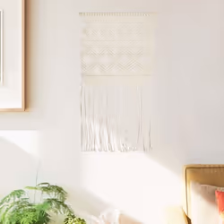 Embellissez votre espace de vie intérieur avec ce charmant cintre mural en macramé fait main. Il ajoute un sens de l'art élég ...