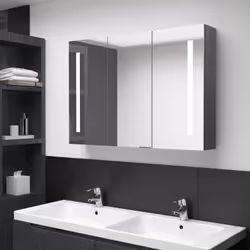 Introduisez une esthétique agréable dans votre salle de bain avec notre armoire à miroir de courtoisie LED ! Notre armoire mu ...