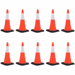 Cet ensemble de cônes de signalisation réfléchissants est parfaitement adapté à la redirection du trafic sur la route. Il peu ...