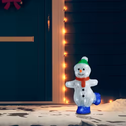 Cette figurine de bonhomme de neige attire tous les regards. Apportez-la chez vous et créez la présentation parfaite du festi ...
