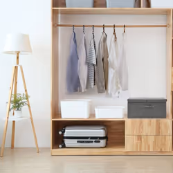 Cette boîte de rangement pliable est parfaitement choisie pour garder votre maison bien rangée. Elle est faite de divers tiss ...