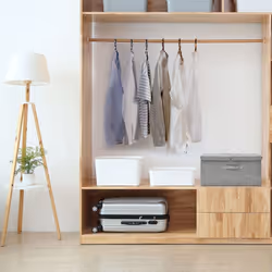 Cette boîte de rangement pliable est parfaitement choisie pour garder votre maison bien rangée. Elle est faite de divers tiss ...
