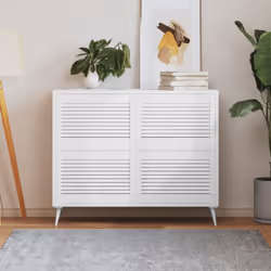 Ces portes d'armoire en bois avec un design à persiennes sont un choix parfait que vous souhaitiez une pièce d'accent ou pour ...