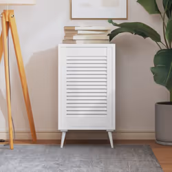 Cette porte d'armoire en bois avec un design à persiennes est un choix parfait que vous souhaitiez une pièce d'accent ou pour ...