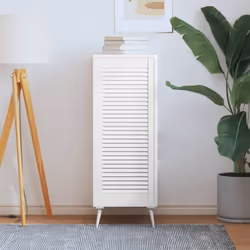 Cette porte d'armoire en bois avec un design à persiennes est un choix parfait que vous souhaitiez une pièce d'accent ou pour ...