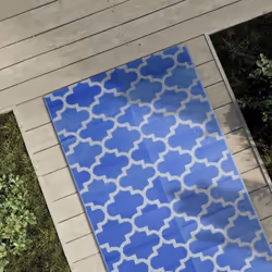 Ce tapis d’extérieur tendance est un excellent supplément décoratif à votre espace de vie extérieur ! Placez-le dans votre zo ...