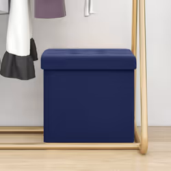 Ce tabouret de rangement pliable polyvalent et doux présente un design douillet qui convient à tout décor intérieur. Il peut ...