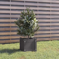 Remplie de vos plantes et fleurs, cette jardinière en bois est un accroche-regard absolu. C'est un choix idéal pour les amate ...
