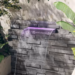 Ce déversoir pour cascade avec des lumières LED colorées constitue un supplément décoratif à votre étang ou piscine. Obtenez- ...