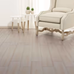 Cet ensemble de planches de plancher autoadhésives en PVC, composé de 18 planches, ressemble à un ensemble de planches de pla ...