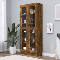 Cette armoire à vitrine tendance, au design épuré et classique, se veut un supplément décoratif et pratique à votre décoratio ...