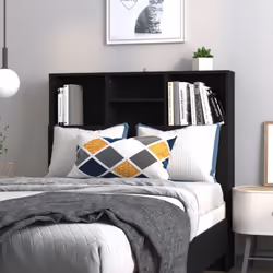 Cette armoire de tête de lit est conçue pour être un complément parfait à votre chambre à coucher. Matériau haute de gamme :  ...