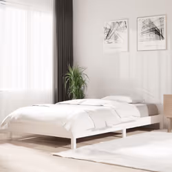 Quoi de mieux que de profiter d'une bonne nuit de sommeil à la fin d'une journée bien remplie ? Ce lit superposé en bois simp ...