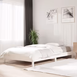 Quoi de mieux que de profiter d'une bonne nuit de sommeil à la fin d'une journée bien remplie ? Ce lit superposé en bois simp ...