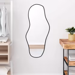 Ajoutez une touche d'esthétique minimaliste à votre décor avec ce miroir mural pratique ! Matériau durable : ce miroir de cou ...