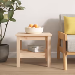 Ajoutez une touche d'élégance à votre décoration intérieure avec cette élégante table basse en bois. Bois de pin massif : le  ...